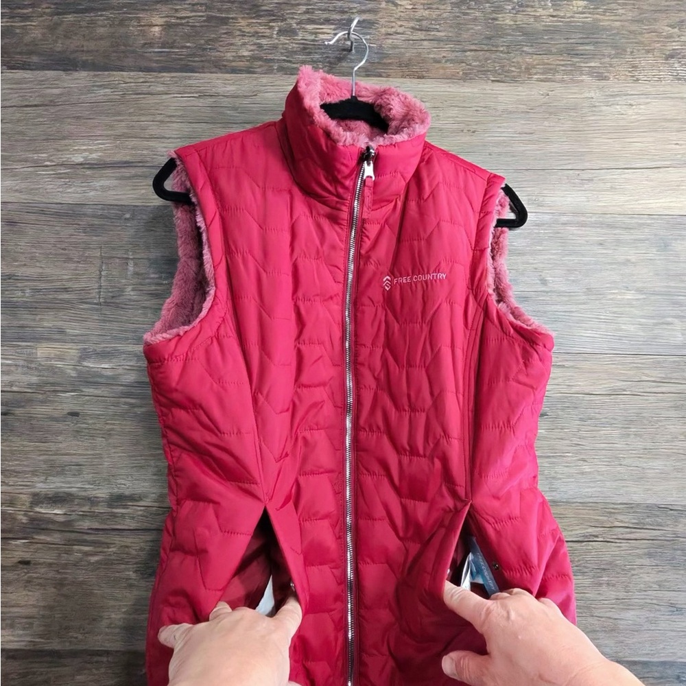 Free Country Women's Red Quilted Vest - Picture 2 of 9